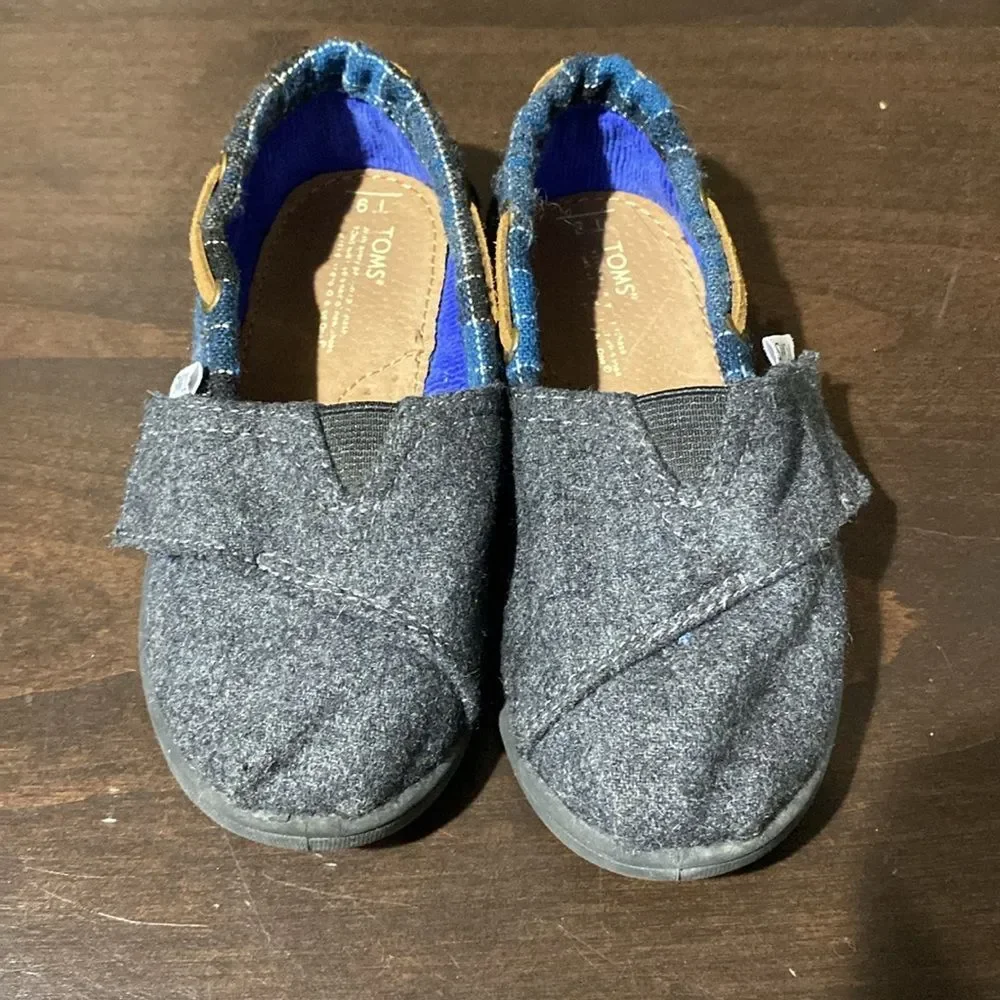 Toms shoes Bimini Gray Blue Tartan Toddler Size 9